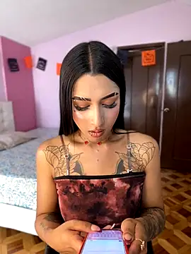 Snapshot of _Denisse444 chatting on November 18, 2025, 7:28 pm Denisse444 online show from November 18, 2025, 7:28 pm