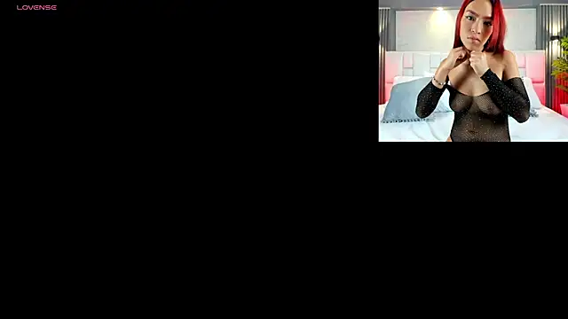 LunnaBlake online show from March 3, 2026, 4:19 am