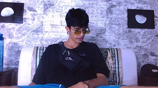 Snapshot of Franvill_Trato chatting on February 28, 2026, 7:24 pm Franvill Trato online show from February 28, 2026, 7:24 pm