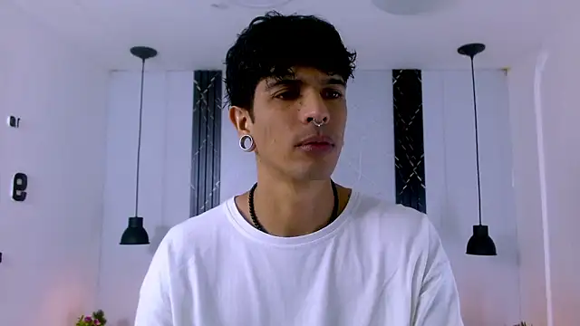 Snapshot of Franvill_Trato chatting on January 9, 2026, 7:43 pm Franvill Trato online show from January 9, 2026, 7:43 pm