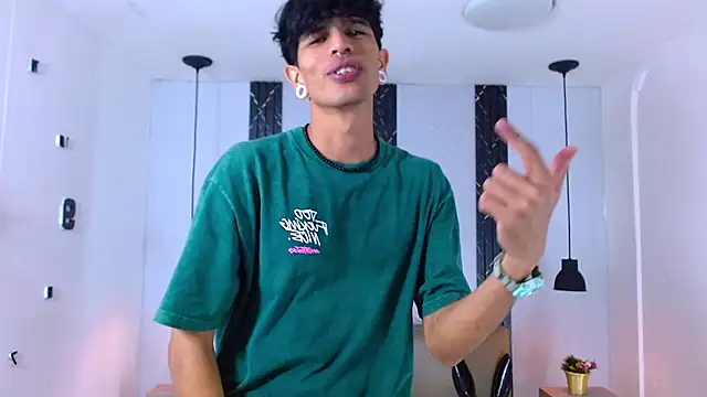 Franvill Trato online show from November 1, 2025, 6:46 pm