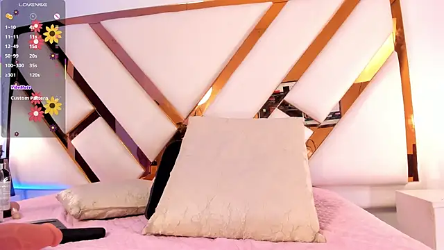 Niicolle Evanss online show from March 30, 2026, 7:48 pm