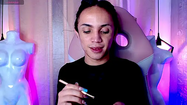 Cristal Gem1 online show from March 27, 2026, 5:25 pm