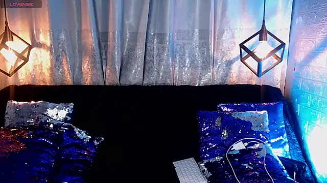 Cristal Gem1 online show from March 11, 2026, 11:04 am