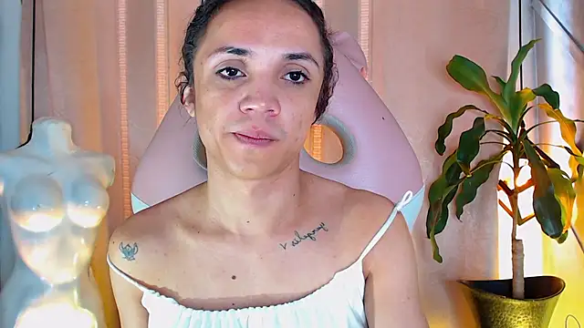 Cristal Gem1 online show from May 20, 2026, 12:02 pm