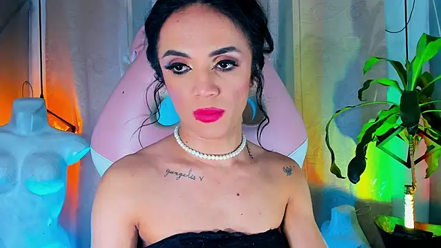 Cristal Gem1 online show from May 29, 2026, 11:44 pm
