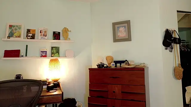 Snapshot of sicklitgirl chatting on November 17, 2025, 8:29 am sicklitgirl online show from November 17, 2025, 8:29 am