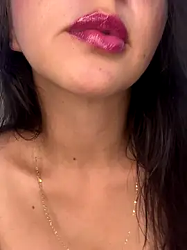 salo-rousee online show from November 25, 2025, 12:22 am