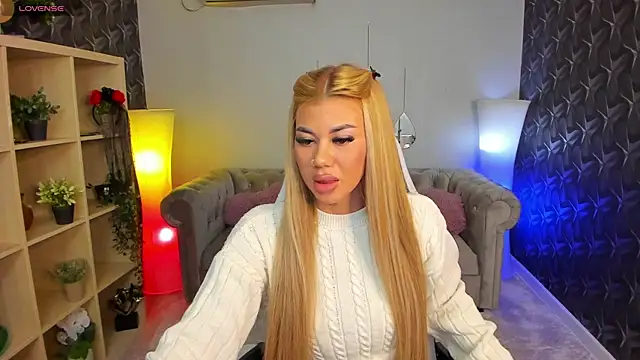 Snapshot of xPuka chatting on November 1, 2025, 5:51 pm xPuka online show from November 1, 2025, 5:51 pm