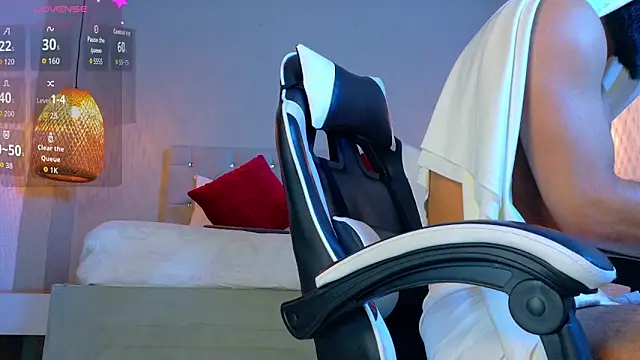 Snapshot of Thaiel_Fosteer chatting on November 8, 2025, 10:30 am Thaiel Fosteer online show from November 8, 2025, 10:30 am