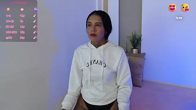 Snapshot of Glory_girl chatting on February 2, 2026, 10:53 pm Glory girl online show from February 2, 2026, 10:53 pm