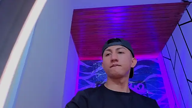 oliver mr  online show from April 9, 2026, 7:42 pm