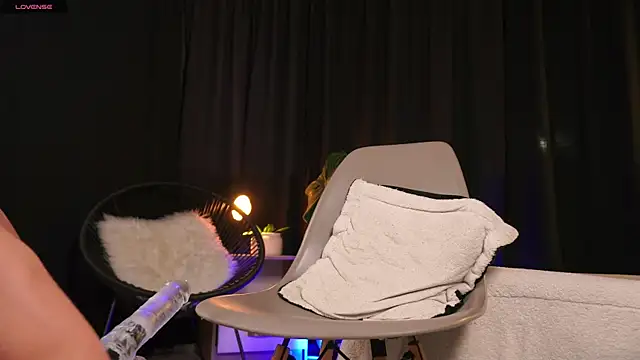 Snapshot of EROS_AND_ALAN chatting on December 19, 2025, 3:10 am EROS AND ALAN online show from December 19, 2025, 3:10 am