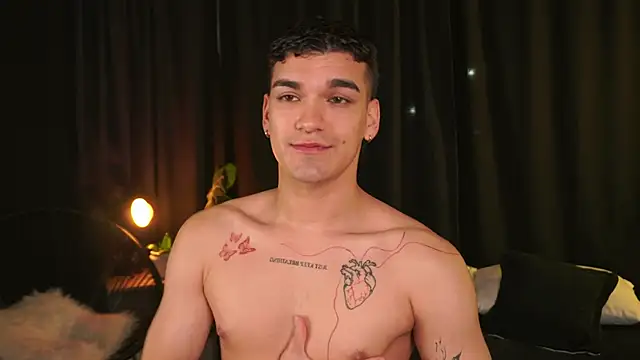 Snapshot of EROS_AND_ALAN chatting on February 1, 2026, 3:38 am EROS AND ALAN online show from February 1, 2026, 3:38 am