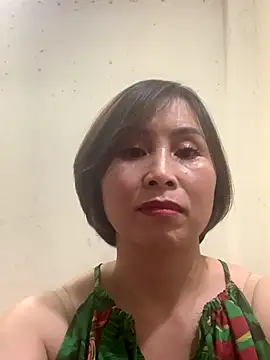 Snapshot of Hello_Linchii chatting on September 15, 2025, 6:30 pm Hello Linchii online show from September 15, 2025, 6:30 pm