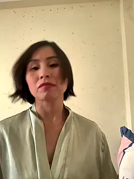 Snapshot of Hello_Linchii chatting on September 22, 2025, 8:31 am Hello Linchii online show from September 22, 2025, 8:31 am