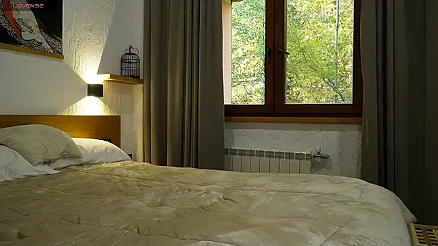 Snapshot of KaeliaScorch chatting on November 3, 2025, 1:04 pm KaeliaScorch online show from November 3, 2025, 1:04 pm