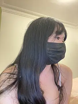 Minnie-2025 online show from November 5, 2025, 4:43 pm