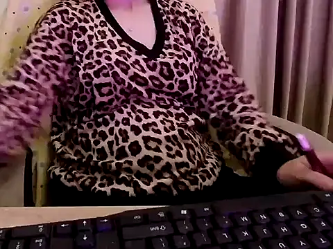 Snapshot of Hot_Bruny chatting on May 28, 2026, 7:09 pm Hot Bruny online show from May 28, 2026, 7:09 pm