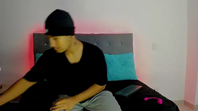 Snapshot of chatting on November 19, 2025, 11:10 am online show from November 19, 2025, 11:10 am