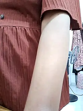 BeautyGirl sara online show from November 9, 2025, 6:39 am