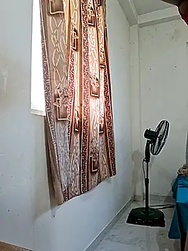 BeautyGirl sara online show from April 18, 2026, 2:58 am