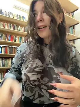 Mimiumuy online show from November 4, 2025, 2:21 pm