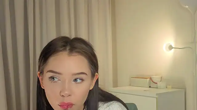 slyshypie online show from November 5, 2025, 1:03 pm