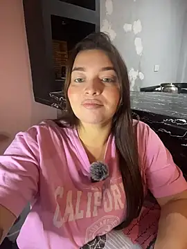 Snapshot of sarahreyess_11 chatting on March 5, 2026, 10:56 am sarahreyess 11 online show from March 5, 2026, 10:56 am