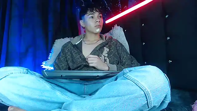 SemerHott online show from November 20, 2025, 2:56 am