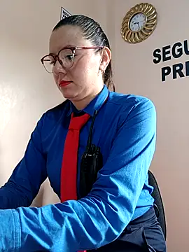 Snapshot of Hannah-colx chatting on September 30, 2025, 1:28 pm Hannah-colx online show from September 30, 2025, 1:28 pm