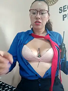 Snapshot of Hannah-colx chatting on September 14, 2025, 12:49 pm Hannah-colx online show from September 14, 2025, 12:49 pm