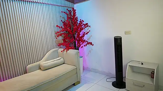 Snapshot of GiaNovak chatting on September 17, 2025, 11:34 am GiaNovak online show from September 17, 2025, 11:34 am