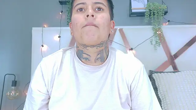 ScarlettVex   online show from November 24, 2025, 7:47 pm