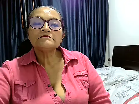 Snapshot of _Cristal chatting on December 4, 2025, 3:27 am Cristal online show from December 4, 2025, 3:27 am