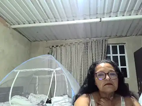 Snapshot of _Cristal chatting on October 23, 2025, 1:15 am Cristal online show from October 23, 2025, 1:15 am