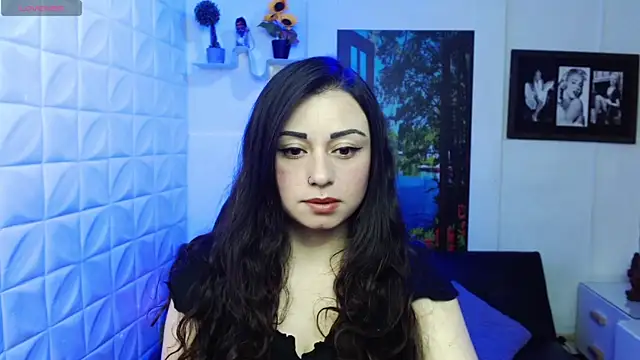 Eva Roussell online show from December 1, 2025, 2:40 pm