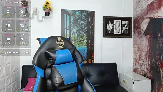 Eva Roussell online show from October 10, 2025, 2:40 pm