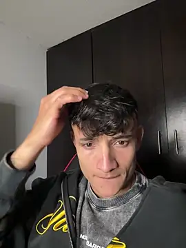 Snapshot of DavisFirb chatting on February 14, 2026, 1:50 am DavisFirb online show from February 14, 2026, 1:50 am