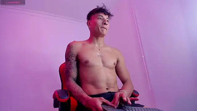 Snapshot of DavisFirb chatting on March 20, 2026, 11:06 pm DavisFirb online show from March 20, 2026, 11:06 pm