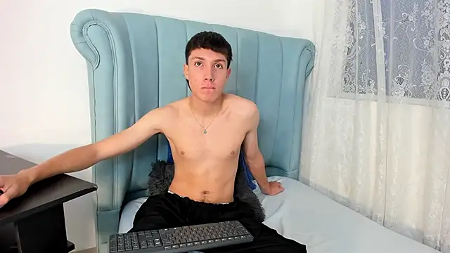 LittleDanny  online show from October 29, 2025, 2:49 pm