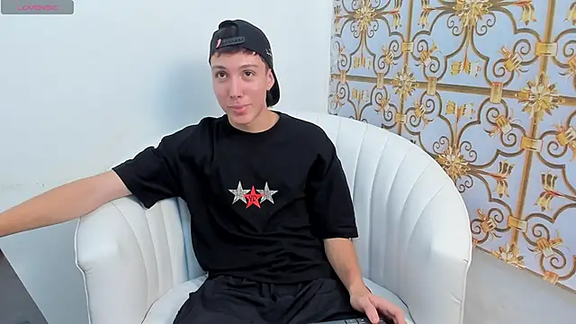 LittleDanny  online show from December 2, 2025, 7:15 pm