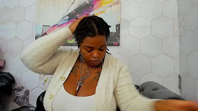 Anaa Fuentess online show from November 6, 2025, 11:36 am