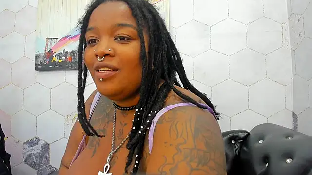 Anaa Fuentess online show from October 2, 2025, 12:08 pm