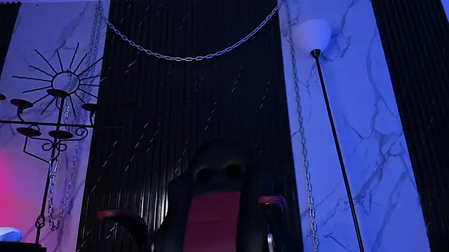 Snapshot of Tatis__ chatting on November 15, 2025, 8:24 pm Tatis online show from November 15, 2025, 8:24 pm