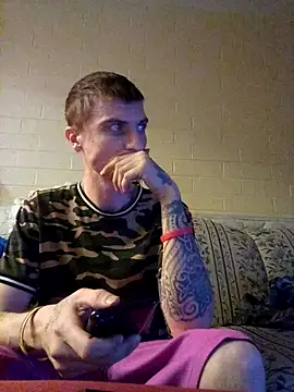 jizzyglizzy92 online show from March 4, 2026, 2:52 am