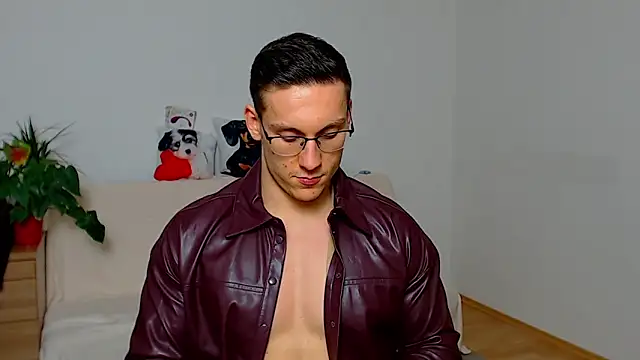 ZeinMiracles online show from December 2, 2025, 10:00 pm