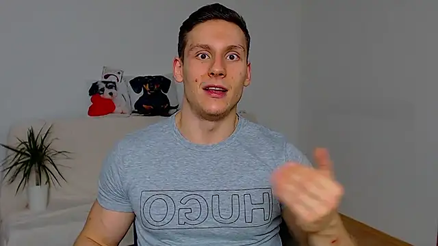 ZeinMiracles online show from November 11, 2025, 11:09 pm