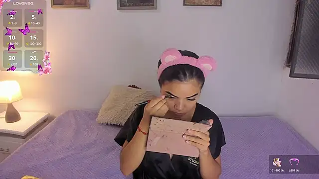 Snapshot of Valeri_13 chatting on November 19, 2025, 8:58 am Valeri 13 online show from November 19, 2025, 8:58 am