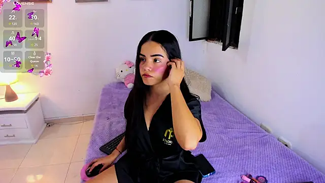 Snapshot of Valeri_13 chatting on November 24, 2025, 8:25 am Valeri 13 online show from November 24, 2025, 8:25 am